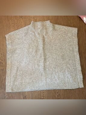 Universal Thread Beige Knit Boxy Sweater